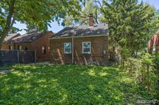 17834 Bradford Avenue, Detroit, MI 48205