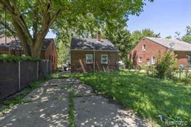 17834 Bradford Avenue, Detroit, MI 48205
