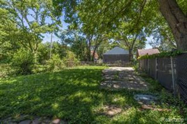 17834 Bradford Avenue, Detroit, MI 48205