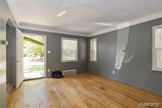 17834 Bradford Avenue, Detroit, MI 48205