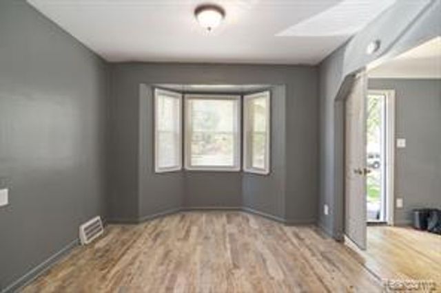 17834 Bradford Avenue, Detroit, MI 48205