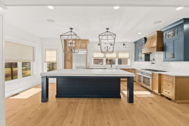 10 Westbury Rd, Brockton, MA 02301