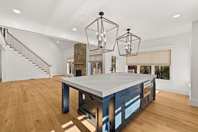 10 Westbury Rd, Brockton, MA 02301