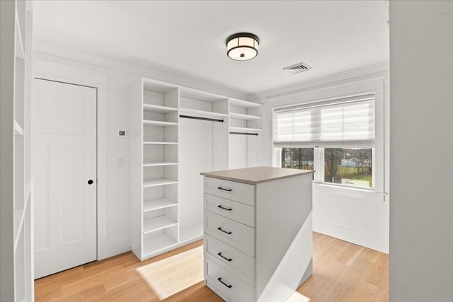 10 Westbury Rd, Brockton, MA 02301