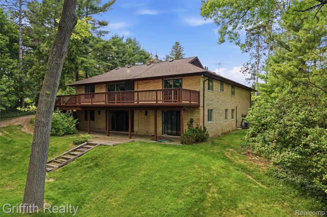 10646 Kenicott Trail, Brighton Township, MI 48114
