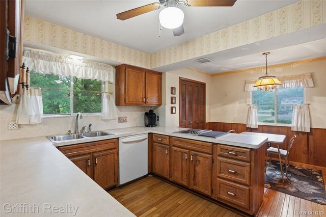 10646 Kenicott Trail, Brighton Township, MI 48114