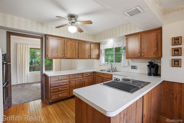 10646 Kenicott Trail, Brighton Township, MI 48114