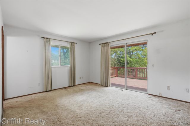 10646 Kenicott Trail, Brighton Township, MI 48114