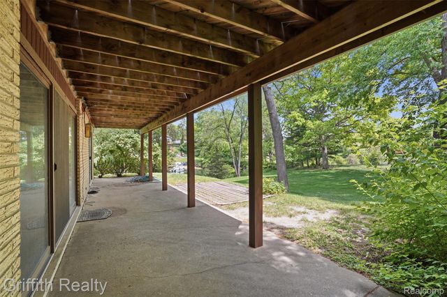 10646 Kenicott Trail, Brighton Township, MI 48114