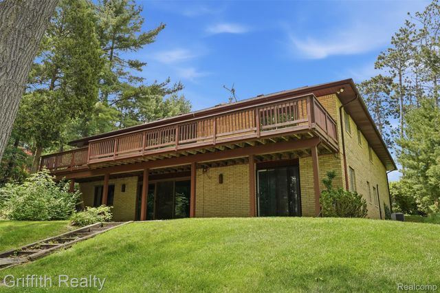 10646 Kenicott Trail, Brighton Township, MI 48114