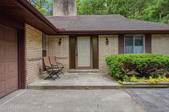 10646 Kenicott Trail, Brighton Township, MI 48114