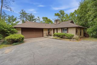 10646 Kenicott Trail, Brighton Township, MI 48114