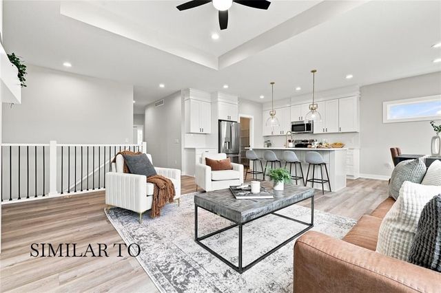 605 NW Georgetown Drive, Waukee, IA 50263
