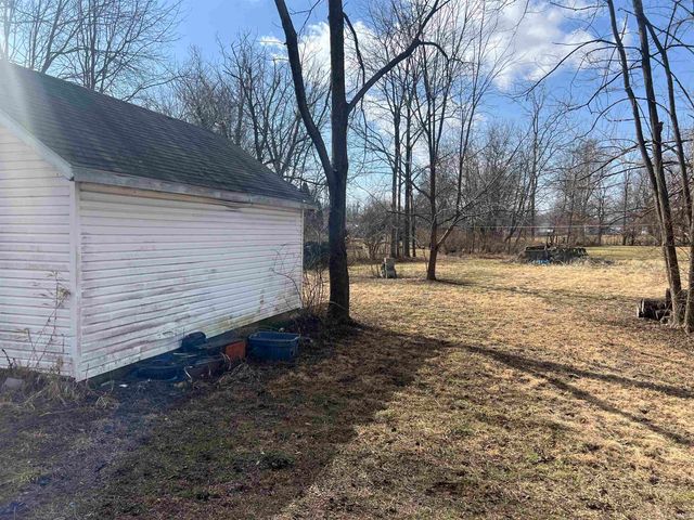 1711 S Burlington Drive, Muncie, IN 47302