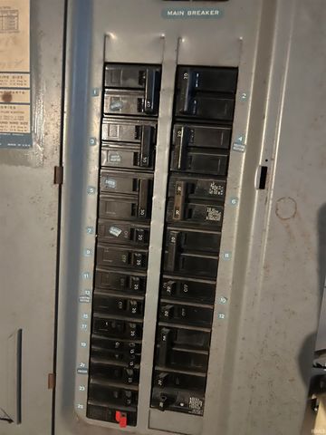 1711 S Burlington Drive, Muncie, IN 47302