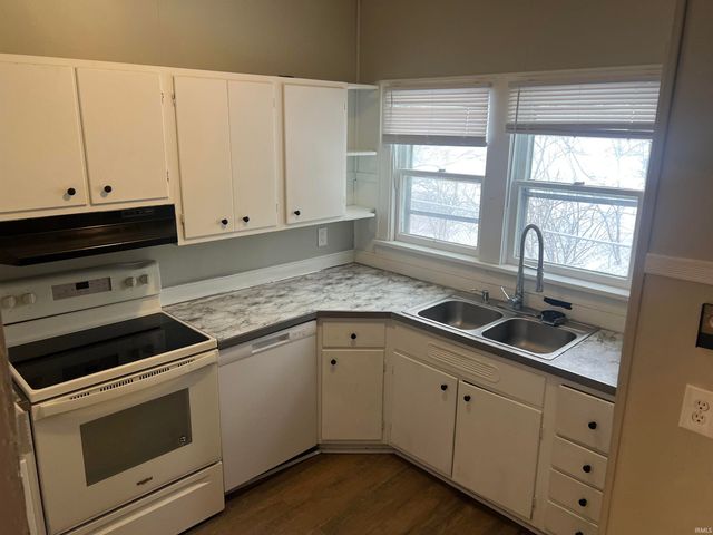 1711 S Burlington Drive, Muncie, IN 47302