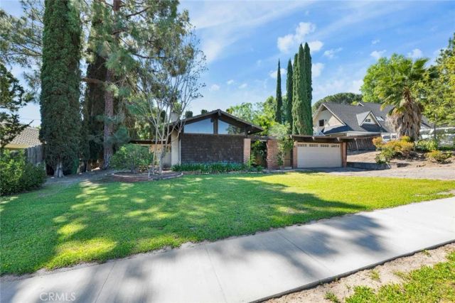 19322 Saylor Terrace, North Tustin, CA 92705