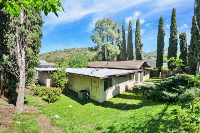 19322 Saylor Terrace, North Tustin, CA 92705