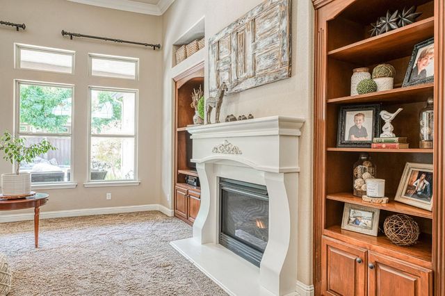 526 W Powers, Clovis, CA 93619