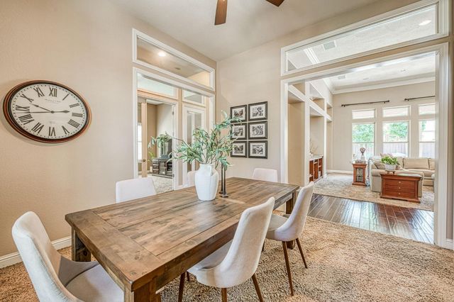 526 W Powers, Clovis, CA 93619