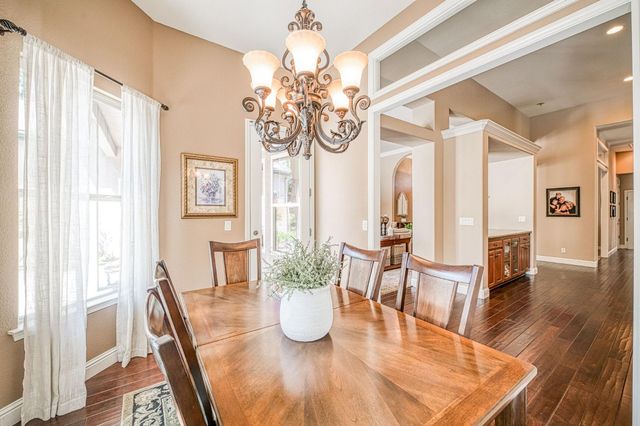 526 W Powers, Clovis, CA 93619