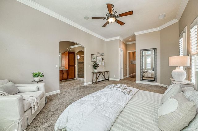 526 W Powers, Clovis, CA 93619