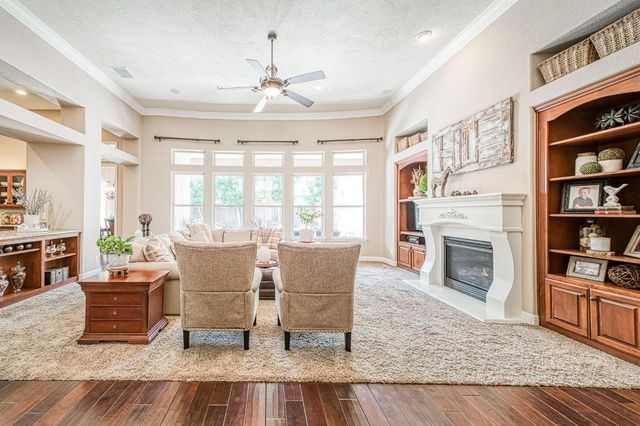 526 W Powers, Clovis, CA 93619