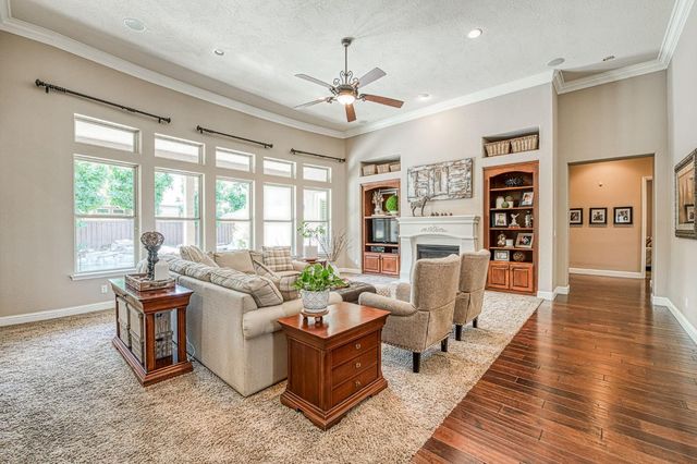 526 W Powers, Clovis, CA 93619