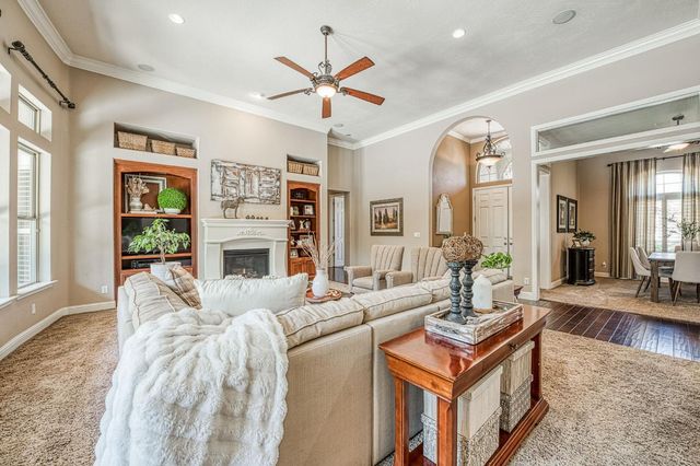 526 W Powers, Clovis, CA 93619