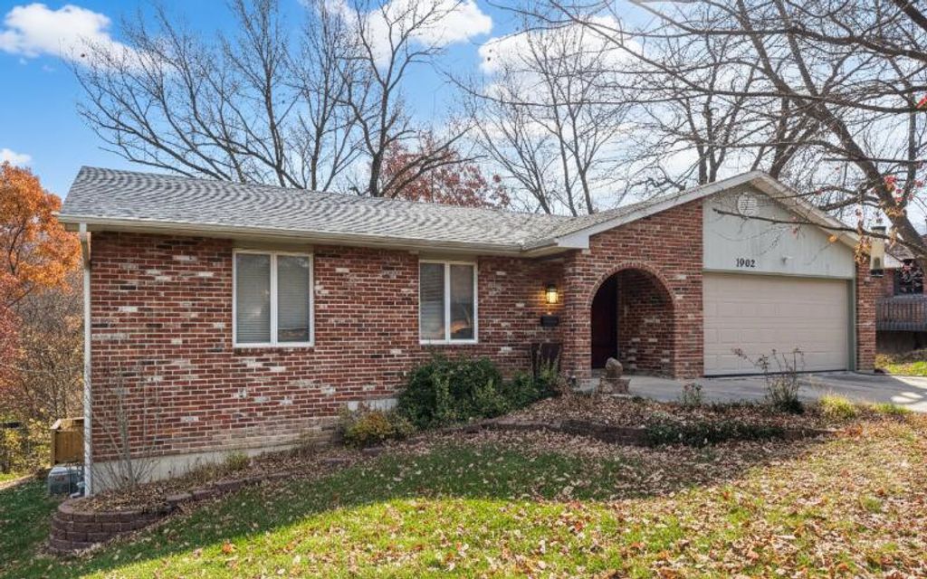 1902 JACKSON ST, Columbia, MO 65202