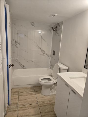 496 NW 165th St Rd D-210, Miami, FL 33169