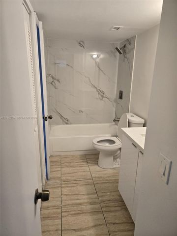 496 NW 165th St Rd D-210, Miami, FL 33169