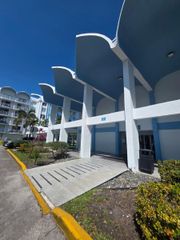 496 NW 165th St Rd D-210, Miami, FL 33169