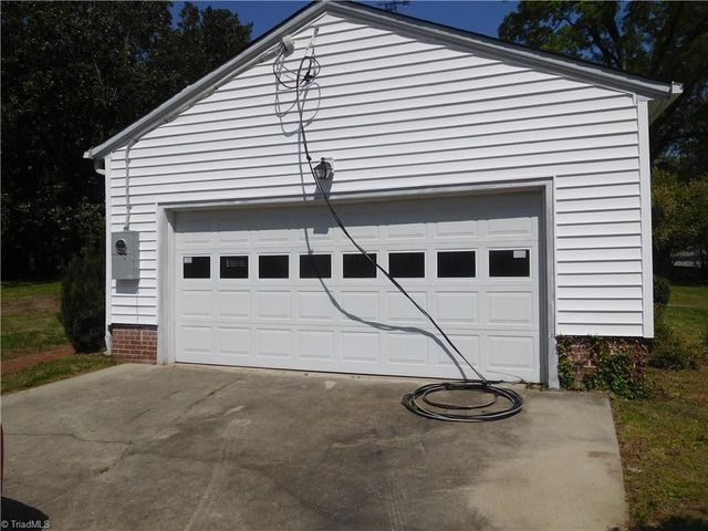 2825 Windsor Road, Winston-salem, NC 27104