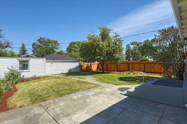 4204 N Monroe Rd, Spokane, WA 99205