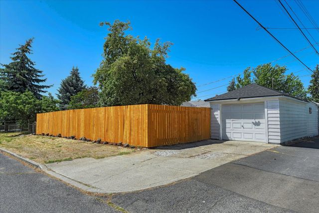 4204 N Monroe Rd, Spokane, WA 99205