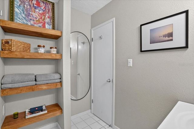4001 BENEVA ROAD 310, Sarasota, FL 34233