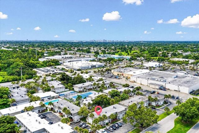 4001 BENEVA ROAD 310, Sarasota, FL 34233