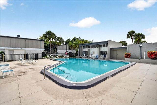 4001 BENEVA ROAD 310, Sarasota, FL 34233