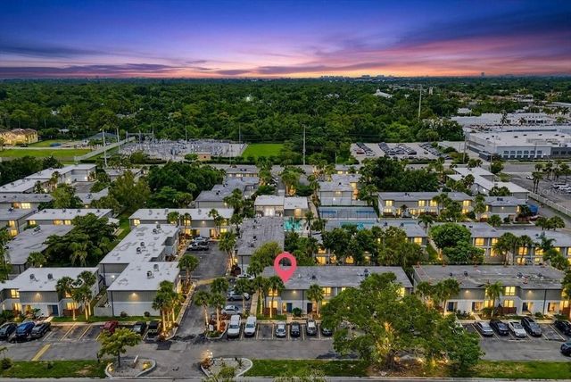4001 BENEVA ROAD 310, Sarasota, FL 34233