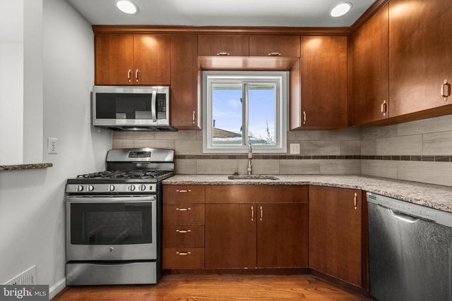 8100 OXON HILL RD, Fort Washington, MD 20744