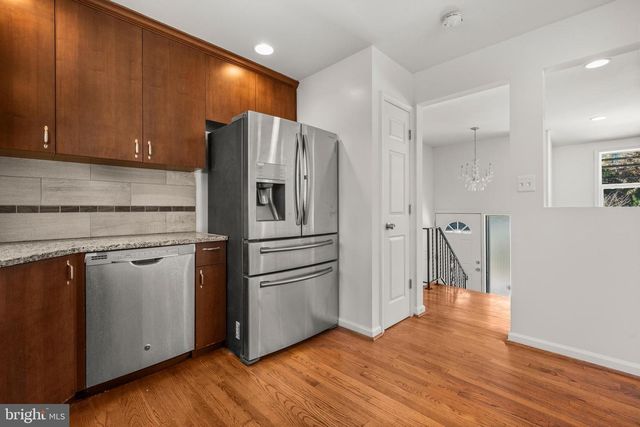 8100 OXON HILL RD, Fort Washington, MD 20744