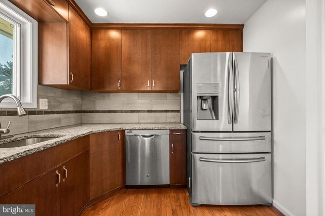 8100 OXON HILL RD, Fort Washington, MD 20744