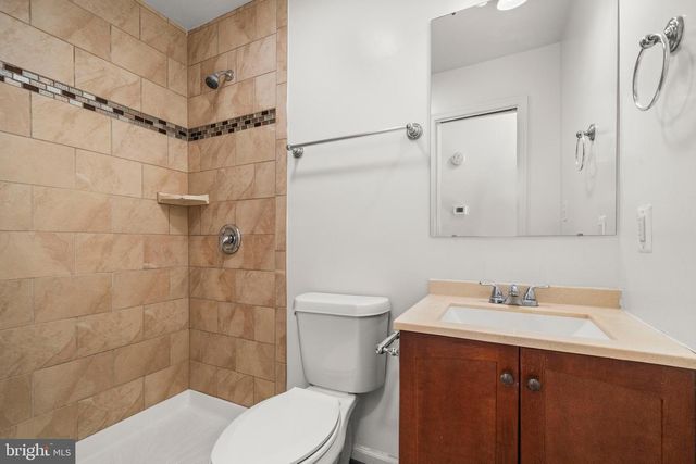 8100 OXON HILL RD, Fort Washington, MD 20744