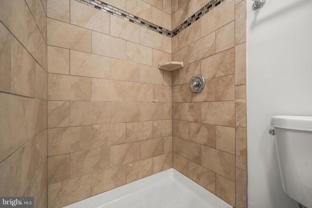 8100 OXON HILL RD, Fort Washington, MD 20744