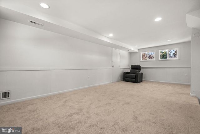 8100 OXON HILL RD, Fort Washington, MD 20744