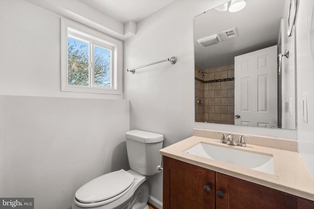 8100 OXON HILL RD, Fort Washington, MD 20744