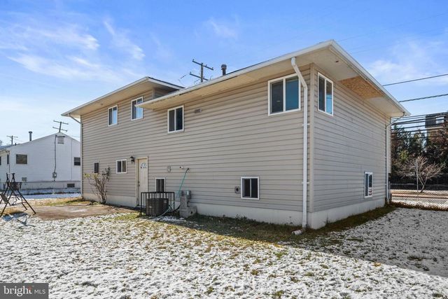 8100 OXON HILL RD, Fort Washington, MD 20744