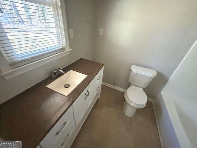 6174 Lower Dixie Lake Road, Union City, GA 30291