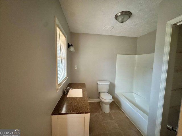 6174 Lower Dixie Lake Road, Union City, GA 30291